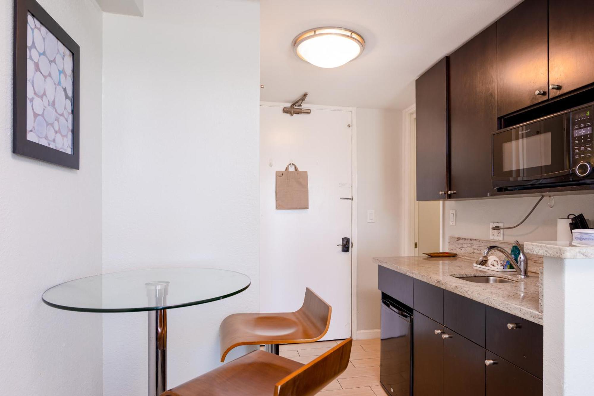 Island Colony Suites Honolulu Bilik gambar